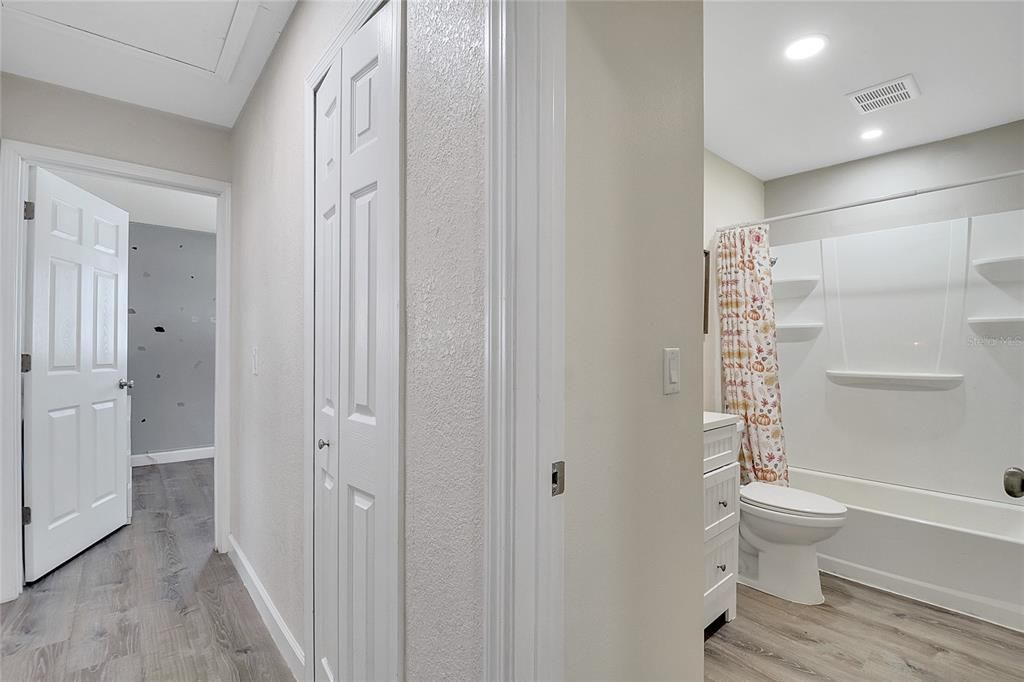 Activo con contrato: $329,000 (3 camas, 1 baños, 1455 Pies cuadrados)