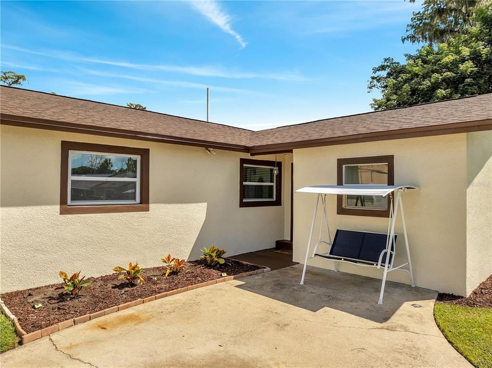 Activo con contrato: $329,000 (3 camas, 1 baños, 1455 Pies cuadrados)