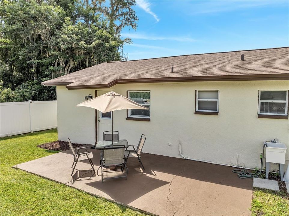 Activo con contrato: $329,000 (3 camas, 1 baños, 1455 Pies cuadrados)