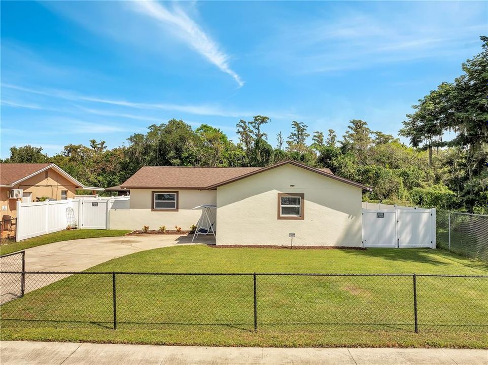 Activo con contrato: $329,000 (3 camas, 1 baños, 1455 Pies cuadrados)