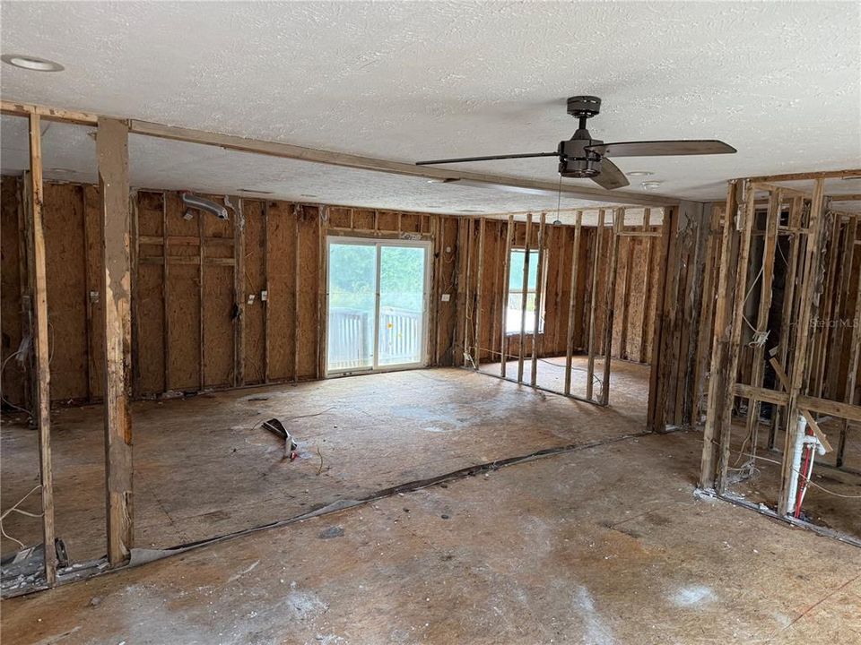 For Sale: $55,000 (3 beds, 2 baths, 1296 Square Feet)