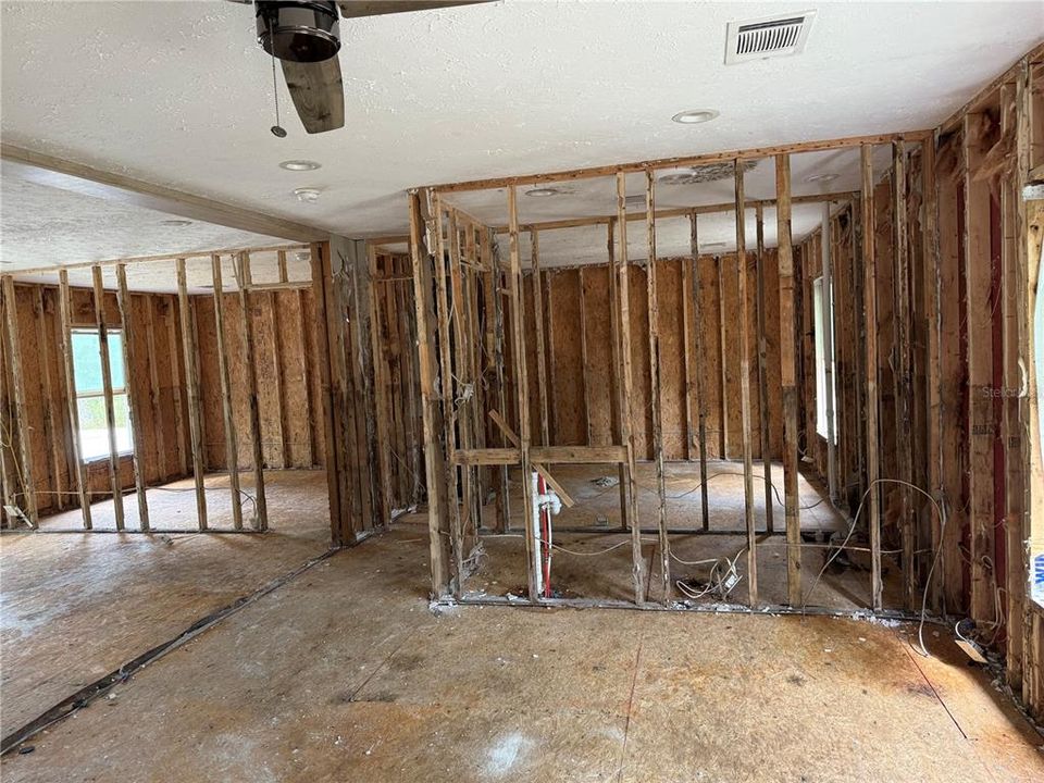 For Sale: $55,000 (3 beds, 2 baths, 1296 Square Feet)