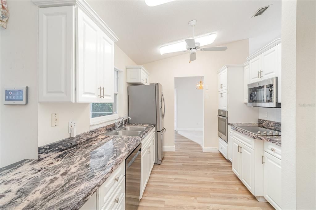 En Venta: $379,900 (2 camas, 2 baños, 1762 Pies cuadrados)