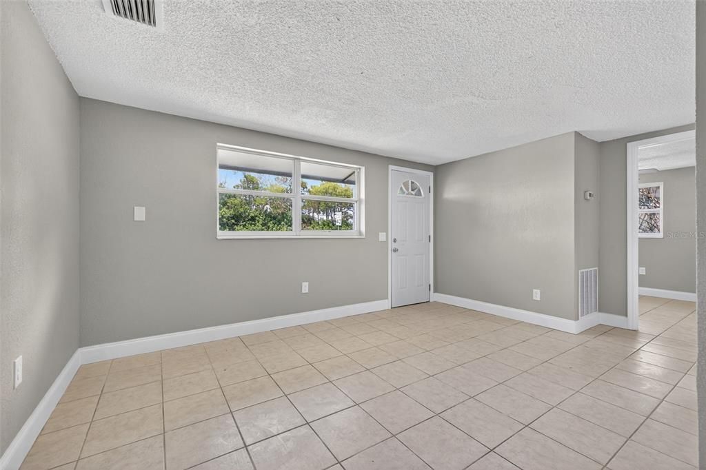 В аренду: $1,195 (2 спален, 1 ванн, 1188 Квадратных фут)