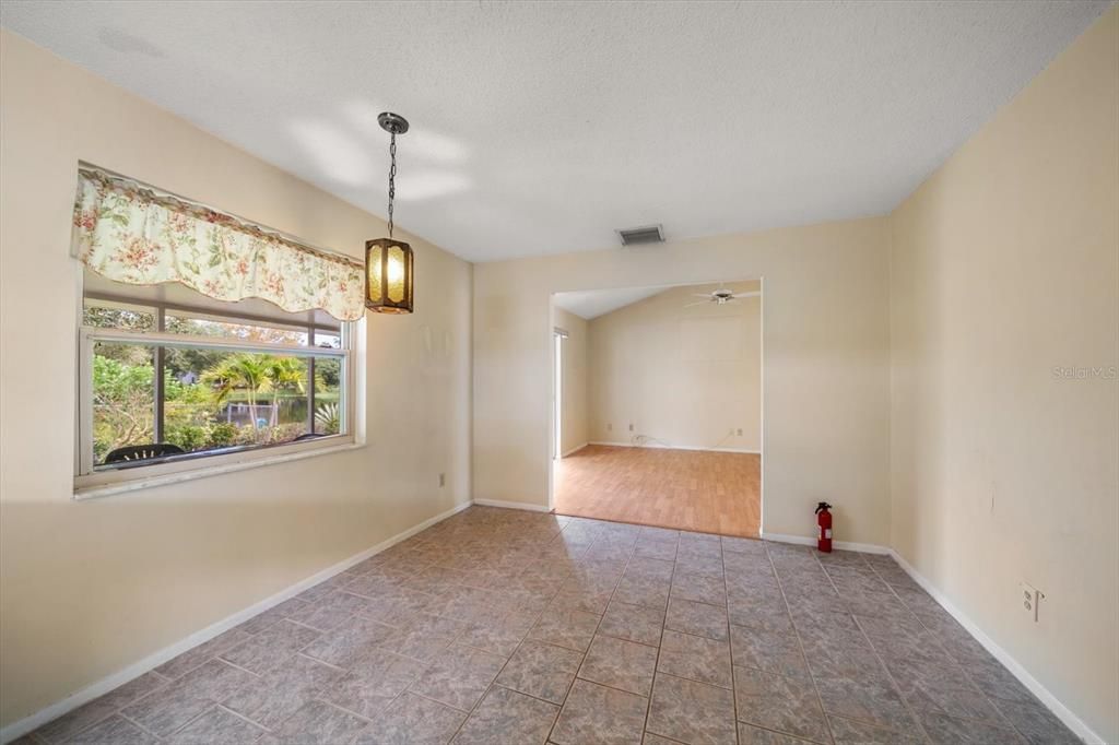 Active With Contract: $408,000 (3 beds, 2 baths, 1681 Square Feet)