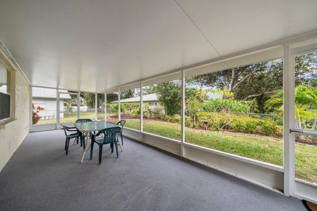 Active With Contract: $408,000 (3 beds, 2 baths, 1681 Square Feet)