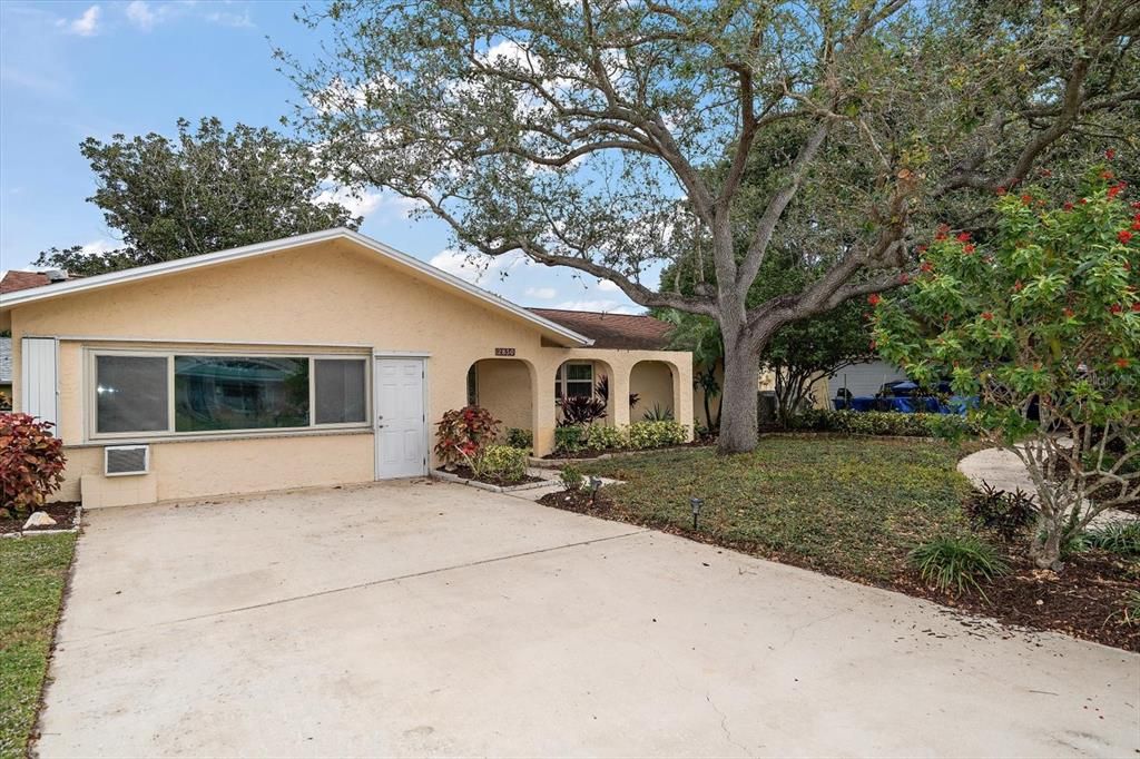 Active With Contract: $408,000 (3 beds, 2 baths, 1681 Square Feet)