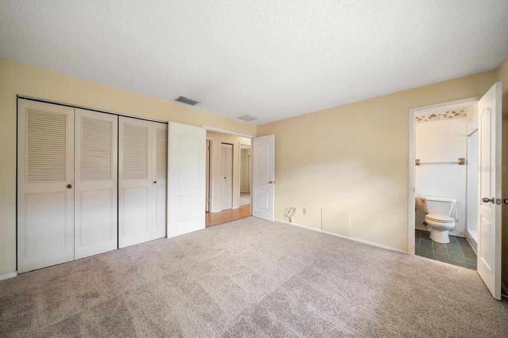 Active With Contract: $408,000 (3 beds, 2 baths, 1681 Square Feet)