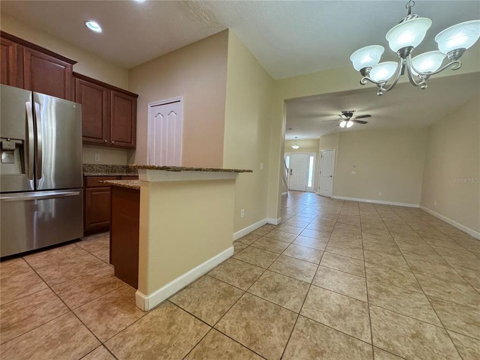 出租: $2,075 (3 贝兹, 2 浴室, 1802 平方英尺)