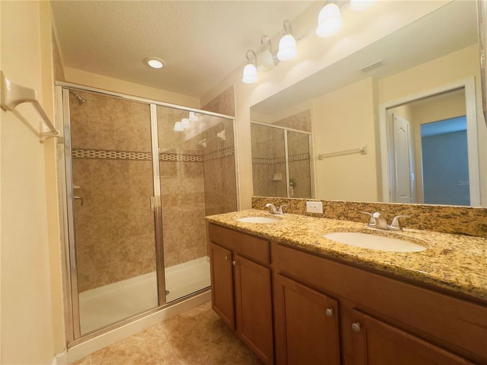 出租: $2,075 (3 贝兹, 2 浴室, 1802 平方英尺)