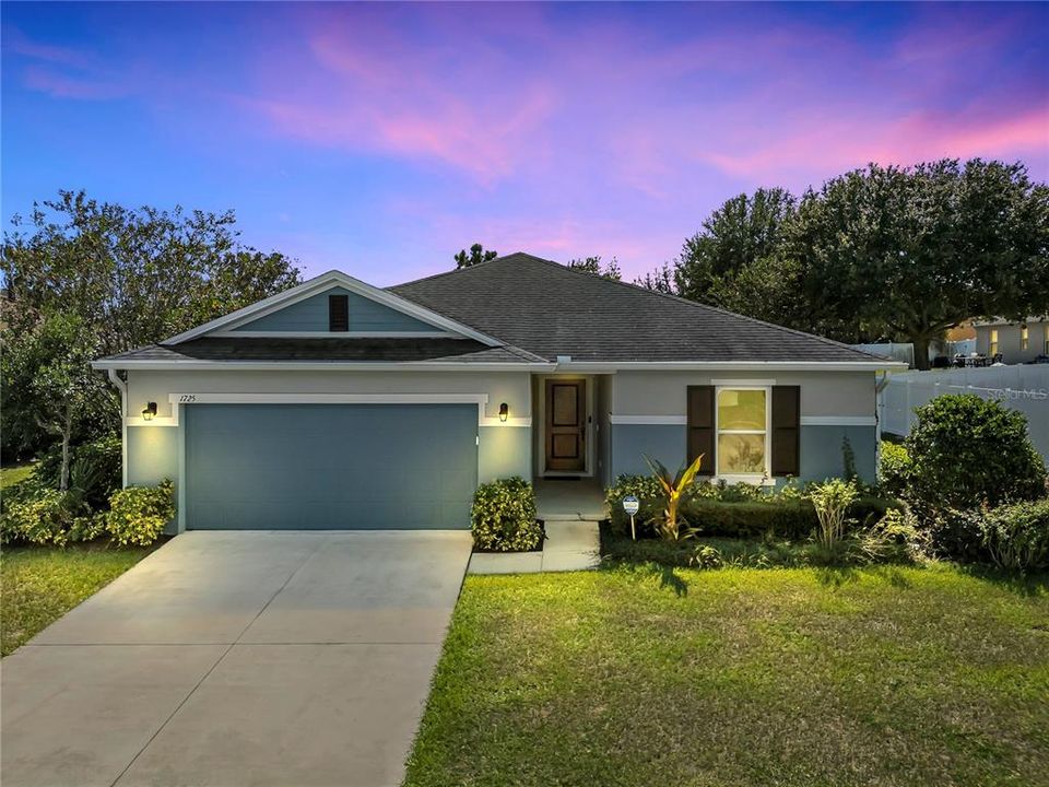 最近售出: $299,999 (4 贝兹, 2 浴室, 1701 平方英尺)