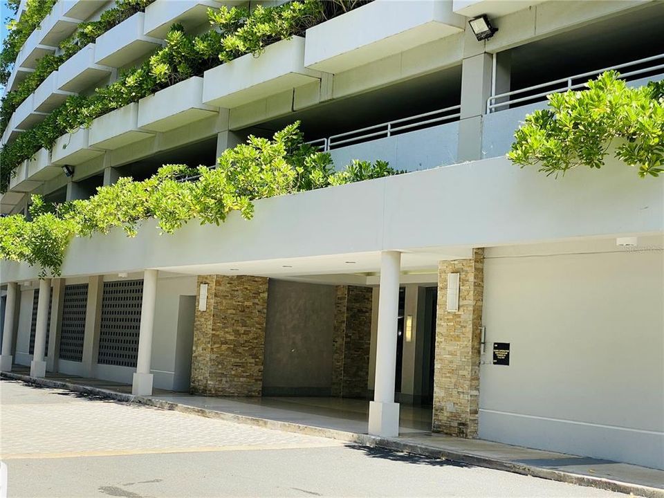 Activo con contrato: $670,000 (3 camas, 2 baños, 1781 Pies cuadrados)