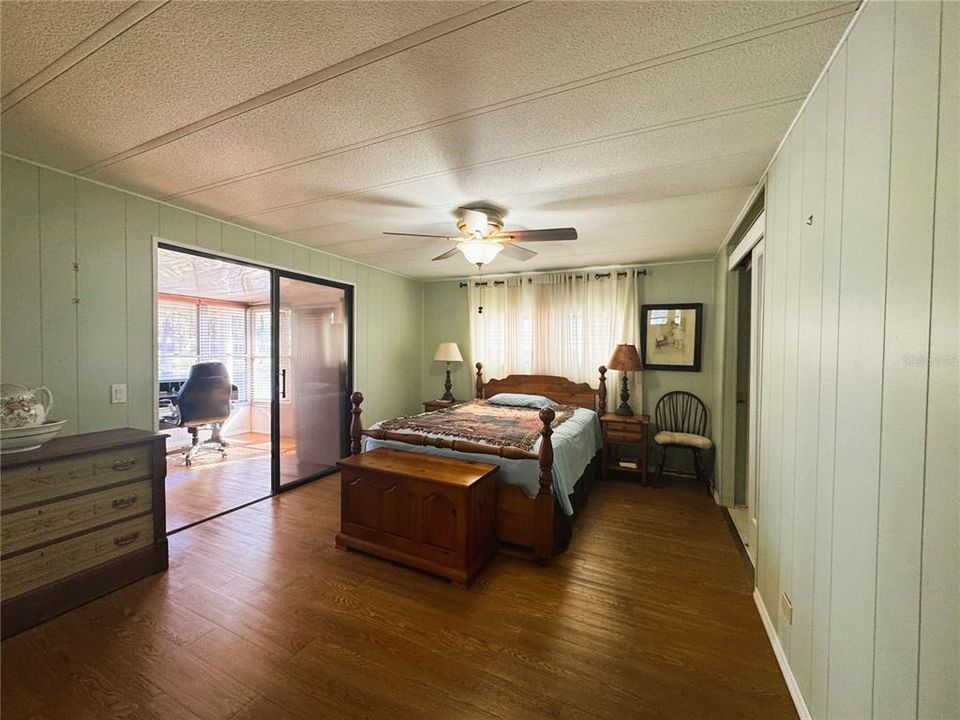 待售: $239,000 (3 贝兹, 2 浴室, 1936 平方英尺)