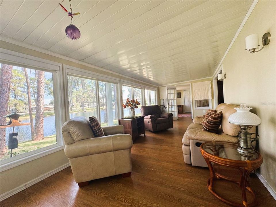 待售: $239,000 (3 贝兹, 2 浴室, 1936 平方英尺)