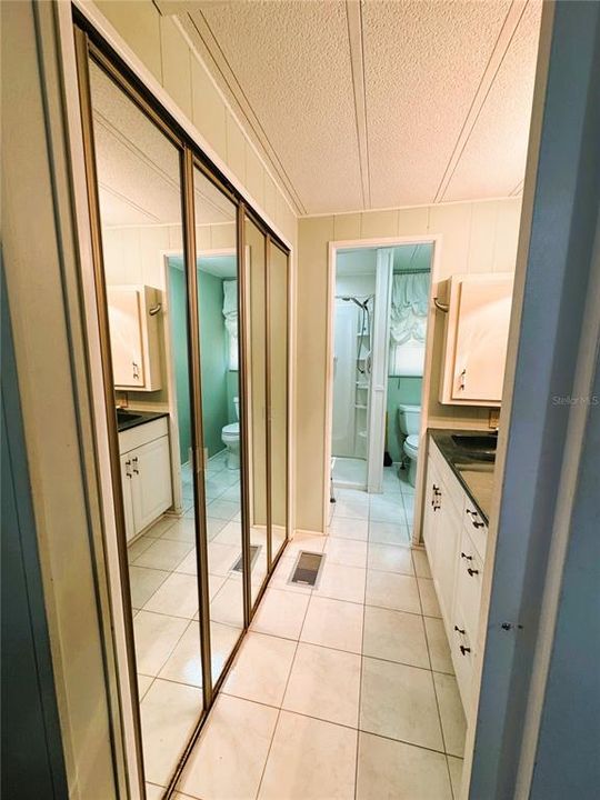 待售: $239,000 (3 贝兹, 2 浴室, 1936 平方英尺)