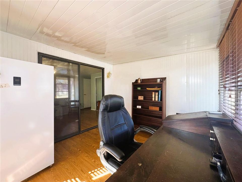 待售: $239,000 (3 贝兹, 2 浴室, 1936 平方英尺)