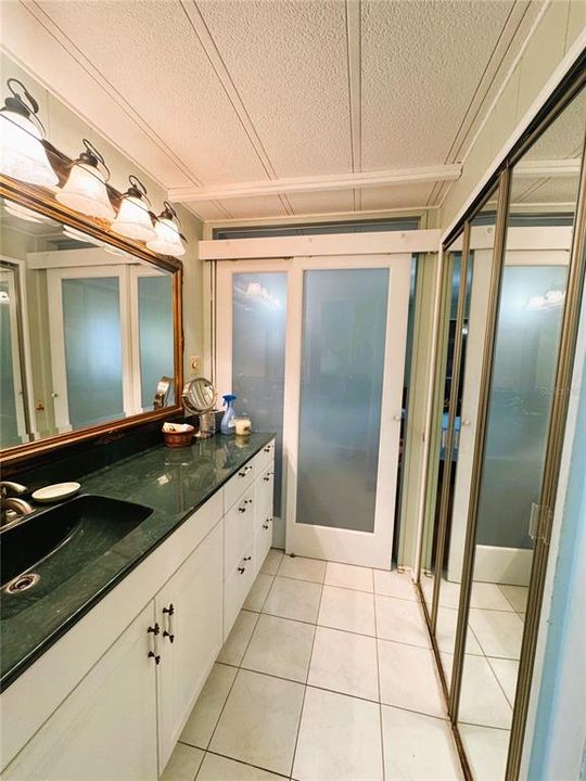 待售: $239,000 (3 贝兹, 2 浴室, 1936 平方英尺)