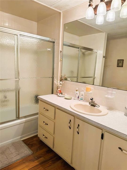 待售: $239,000 (3 贝兹, 2 浴室, 1936 平方英尺)