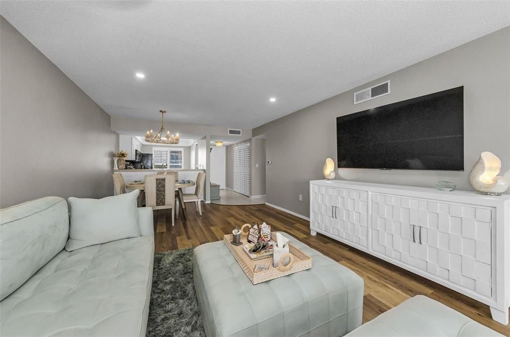 For Rent: $3,900 (2 beds, 2 baths, 1090 Square Feet)