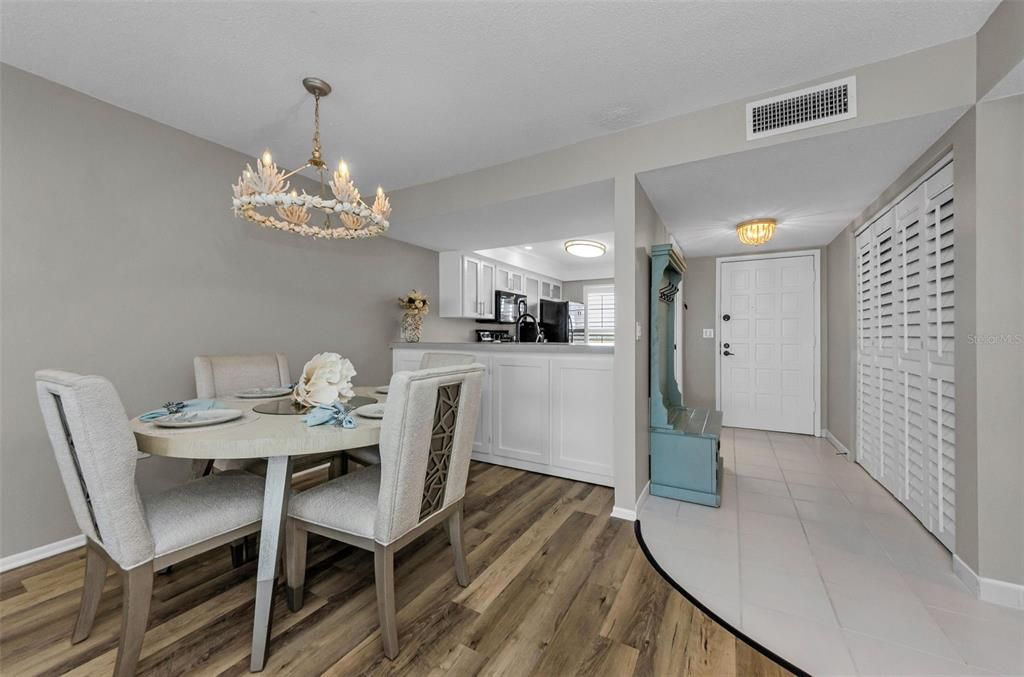 For Rent: $3,900 (2 beds, 2 baths, 1090 Square Feet)