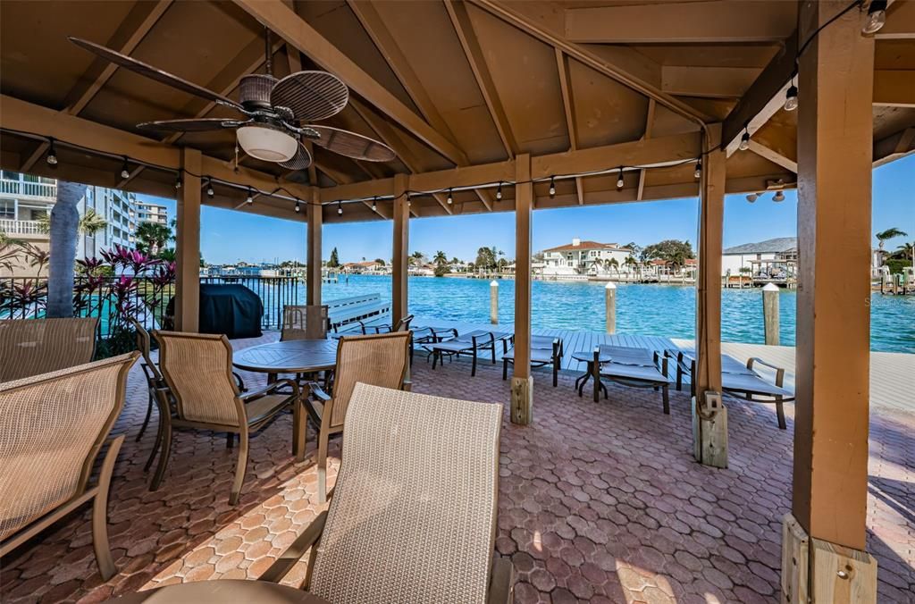 For Rent: $3,900 (2 beds, 2 baths, 1090 Square Feet)