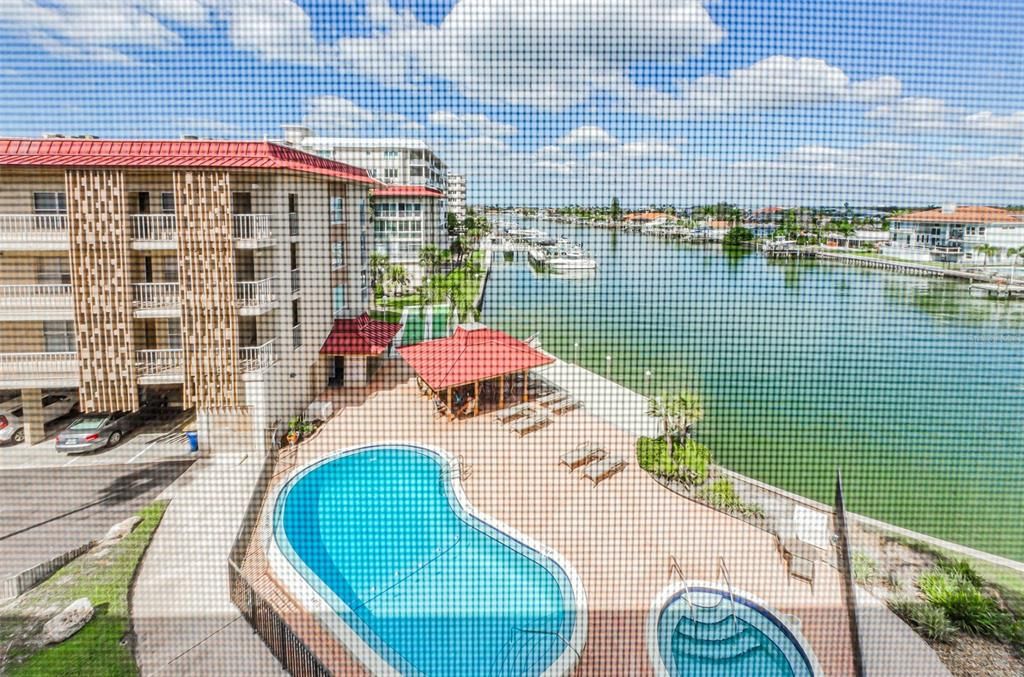 For Rent: $3,900 (2 beds, 2 baths, 1090 Square Feet)