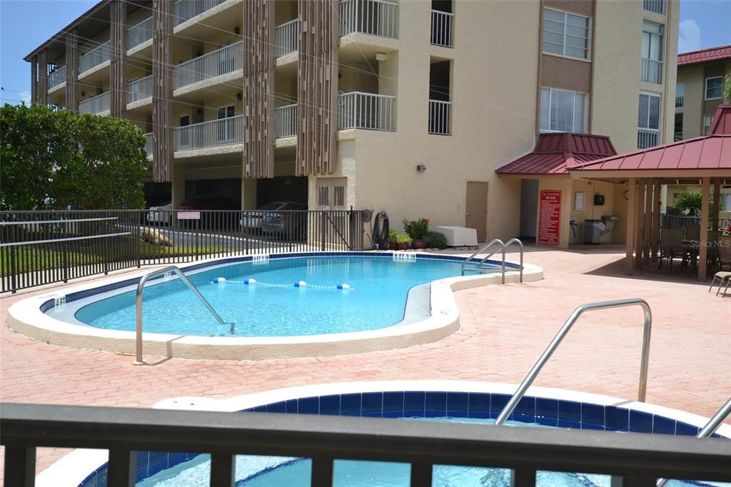 For Rent: $3,900 (2 beds, 2 baths, 1090 Square Feet)