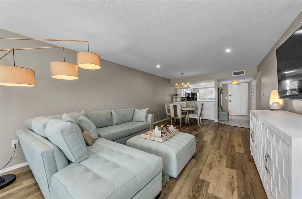 For Rent: $3,900 (2 beds, 2 baths, 1090 Square Feet)