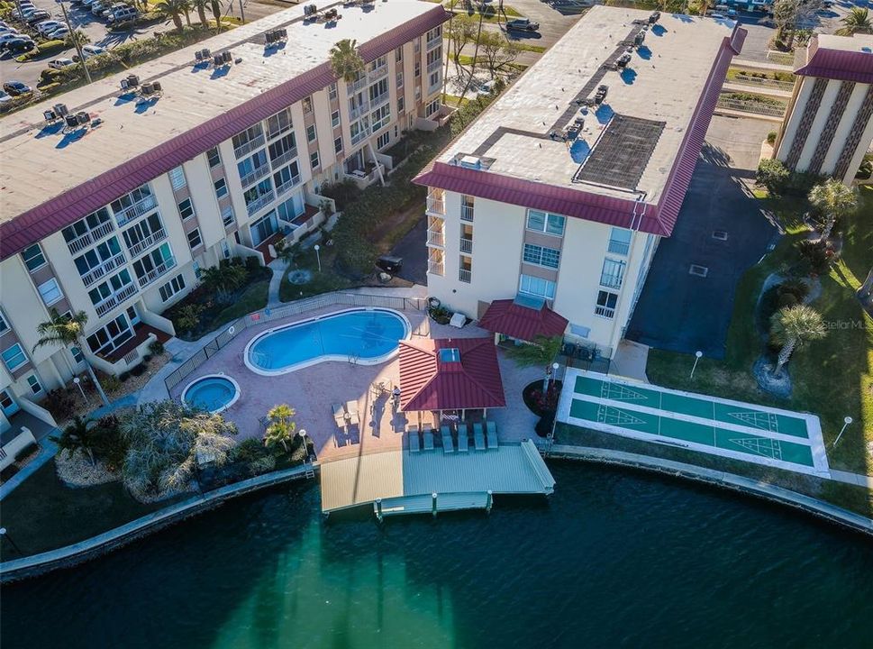 For Rent: $3,900 (2 beds, 2 baths, 1090 Square Feet)