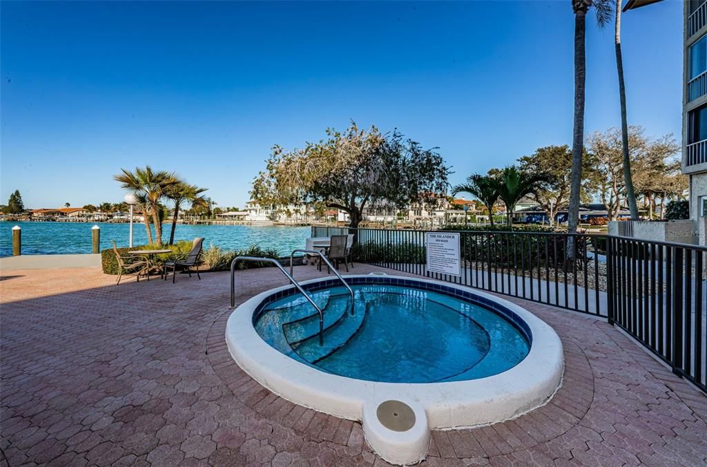 For Rent: $3,900 (2 beds, 2 baths, 1090 Square Feet)