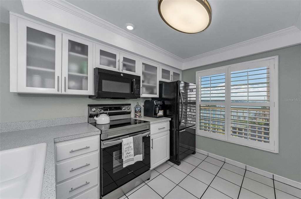 For Rent: $3,900 (2 beds, 2 baths, 1090 Square Feet)