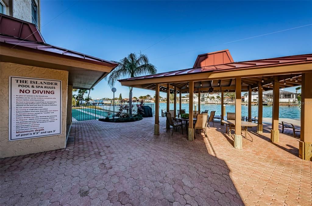 For Rent: $3,900 (2 beds, 2 baths, 1090 Square Feet)