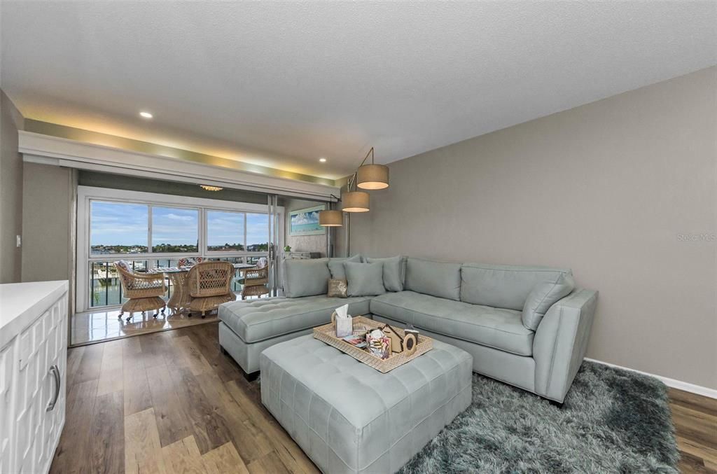 For Rent: $3,900 (2 beds, 2 baths, 1090 Square Feet)