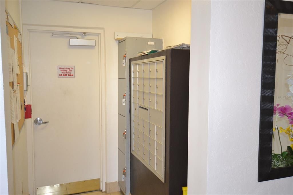 For Rent: $3,900 (2 beds, 2 baths, 1090 Square Feet)