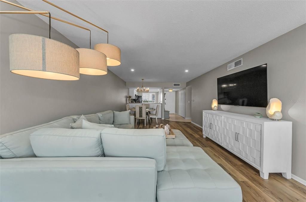 For Rent: $3,900 (2 beds, 2 baths, 1090 Square Feet)