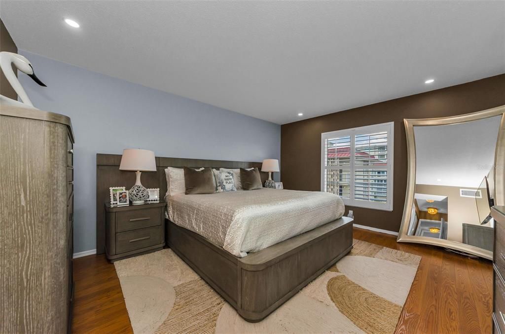 For Rent: $3,900 (2 beds, 2 baths, 1090 Square Feet)