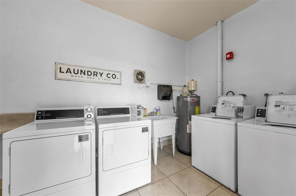For Rent: $3,900 (2 beds, 2 baths, 1090 Square Feet)