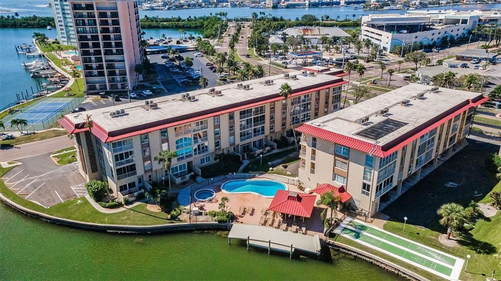 For Rent: $3,900 (2 beds, 2 baths, 1090 Square Feet)