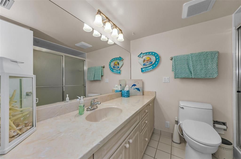 For Rent: $3,900 (2 beds, 2 baths, 1090 Square Feet)