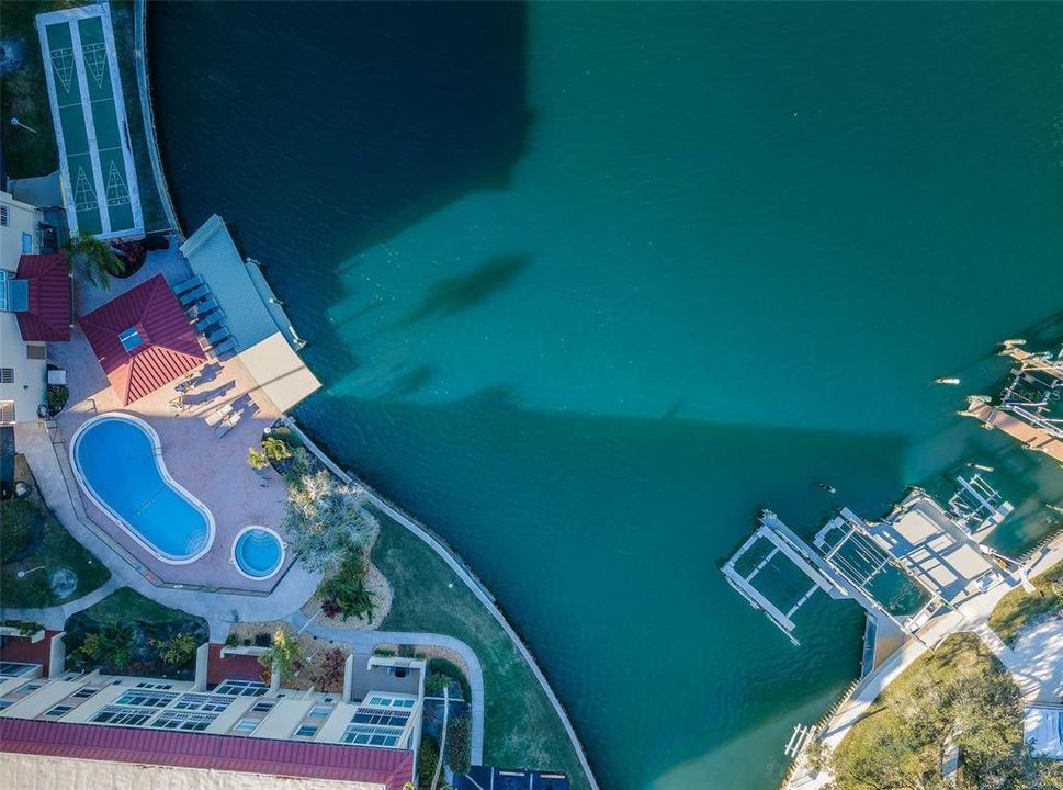 For Rent: $3,900 (2 beds, 2 baths, 1090 Square Feet)