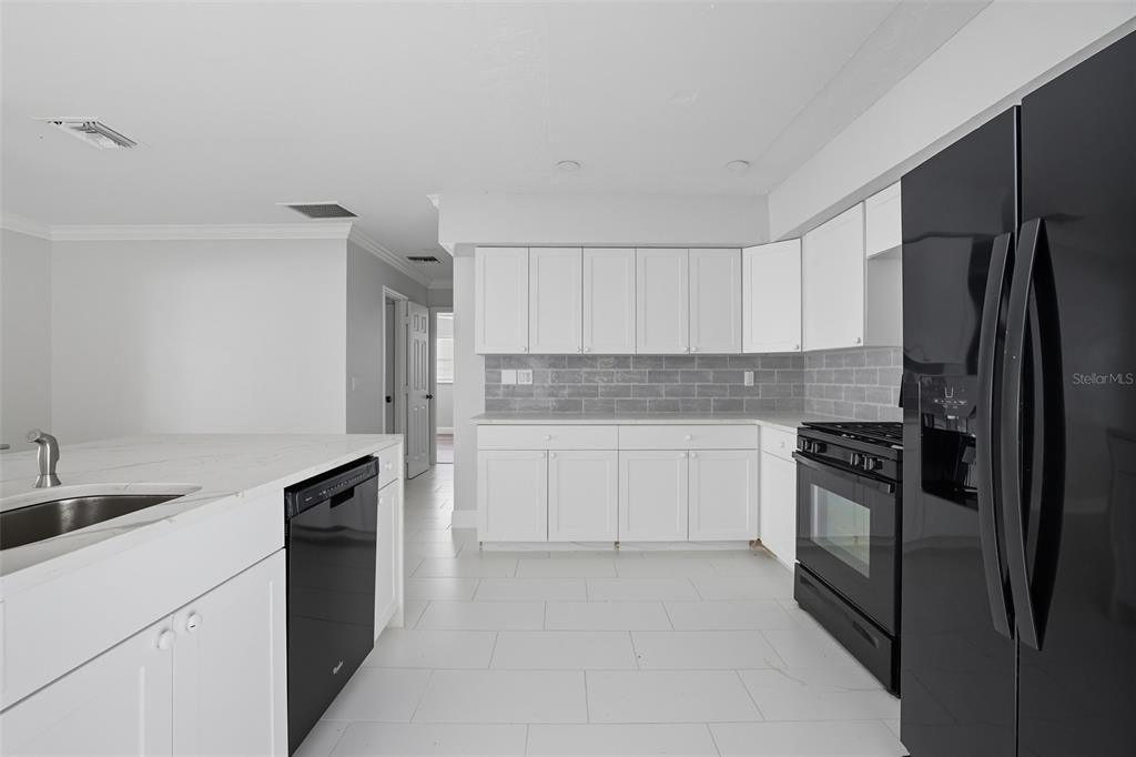 For Sale: $499,000 (4 beds, 3 baths, 2149 Square Feet)