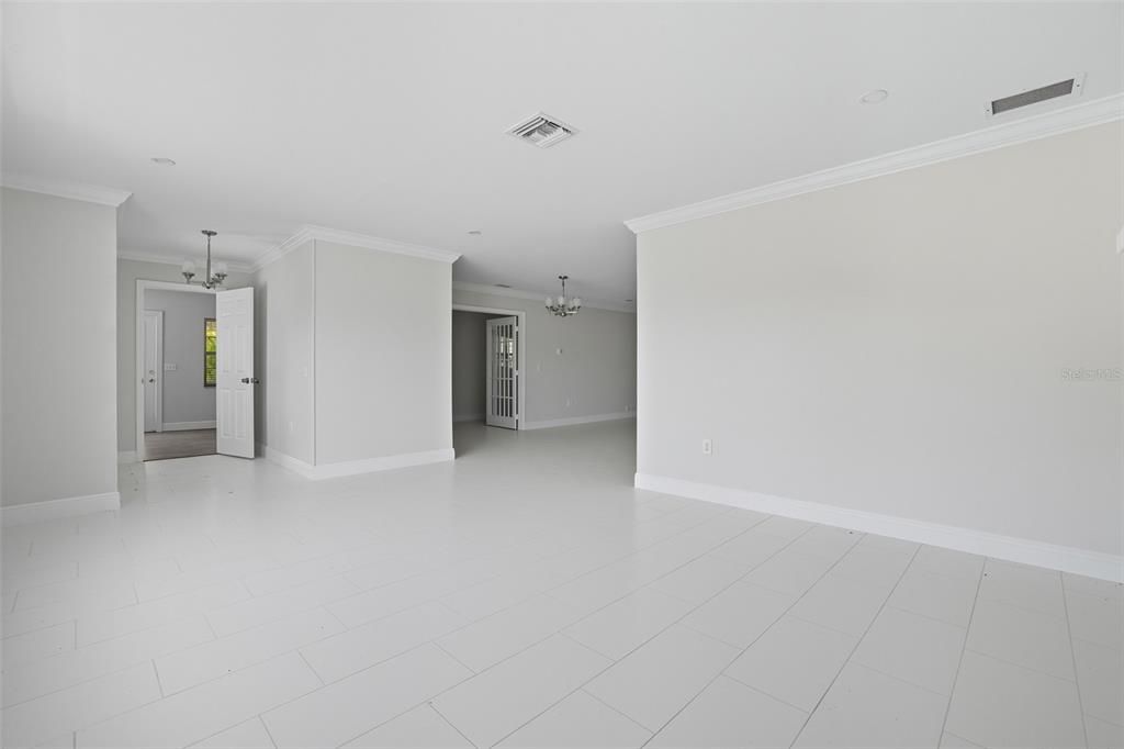 For Sale: $499,000 (4 beds, 3 baths, 2149 Square Feet)