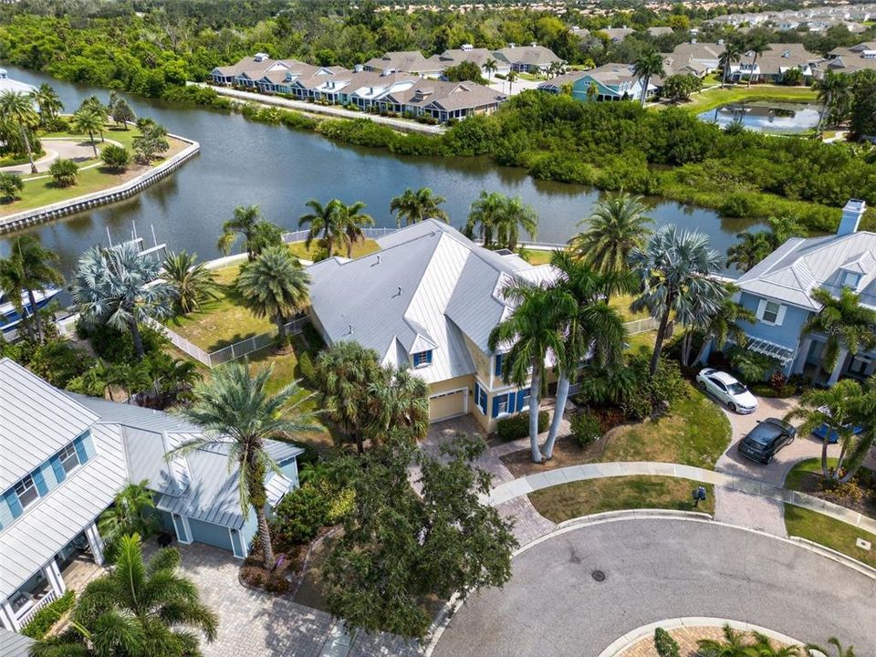 合同活跃: $1,279,000 (4 贝兹, 4 浴室, 3915 平方英尺)