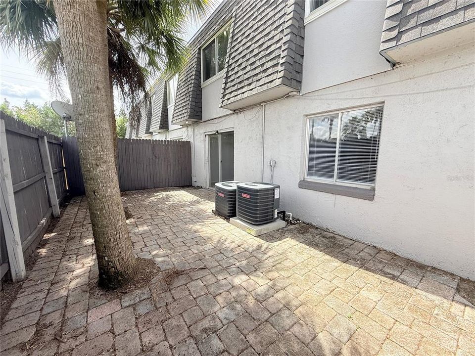 Activo con contrato: $99,000 (1 camas, 1 baños, 825 Pies cuadrados)