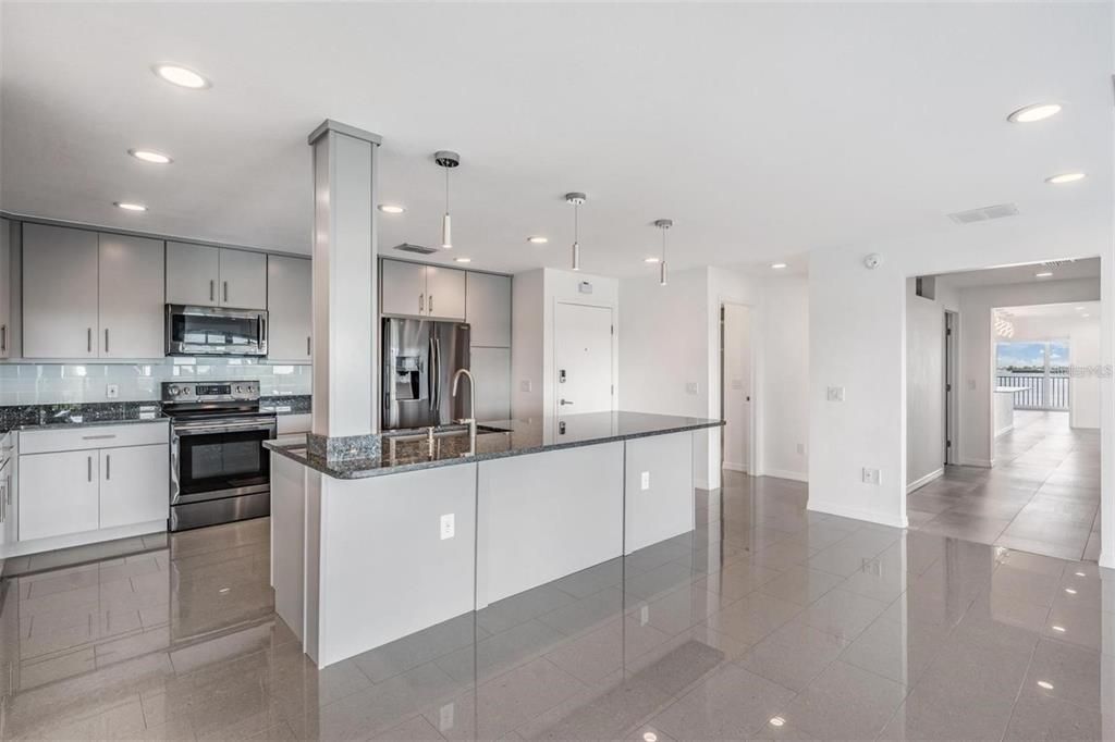 待售: $1,095,000 (4 贝兹, 4 浴室, 3000 平方英尺)