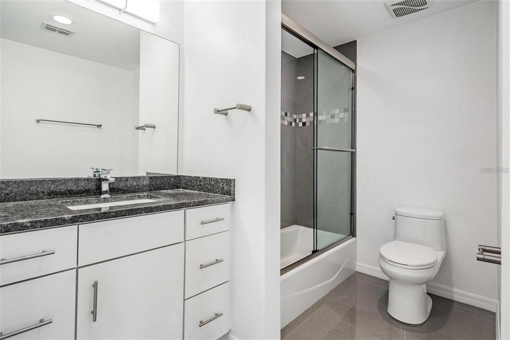 待售: $1,095,000 (4 贝兹, 4 浴室, 3000 平方英尺)