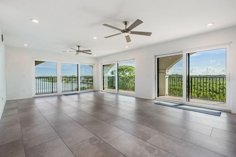 待售: $1,095,000 (4 贝兹, 4 浴室, 3000 平方英尺)