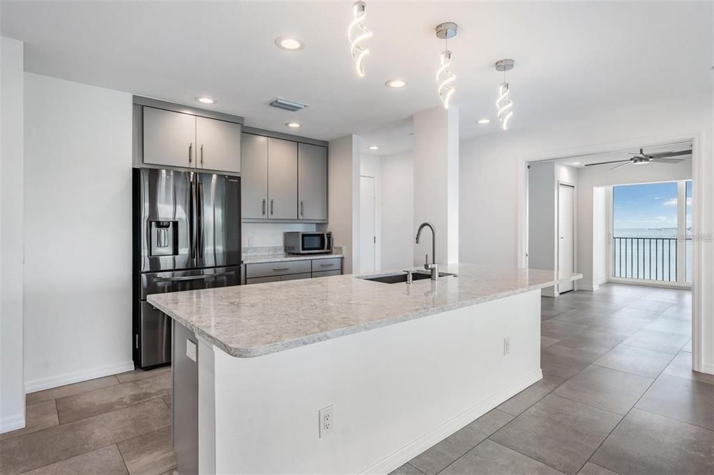 待售: $1,095,000 (4 贝兹, 4 浴室, 3000 平方英尺)