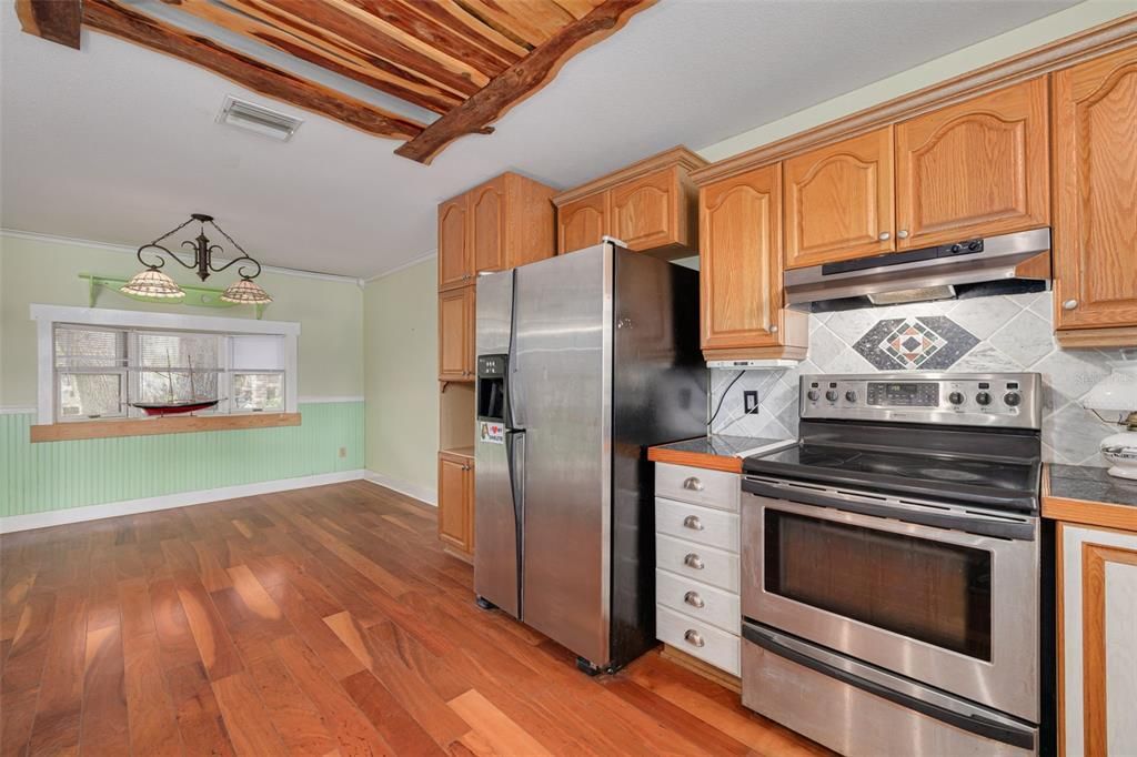 Active With Contract: $699,000 (3 beds, 3 baths, 1761 Square Feet)