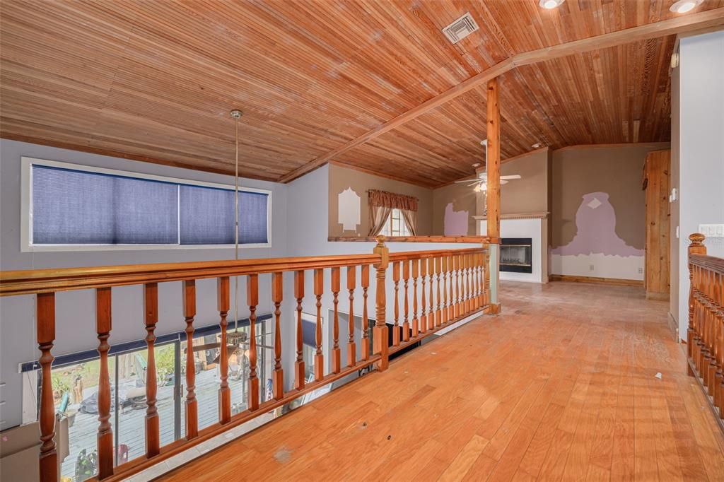 Active With Contract: $699,000 (3 beds, 3 baths, 1761 Square Feet)